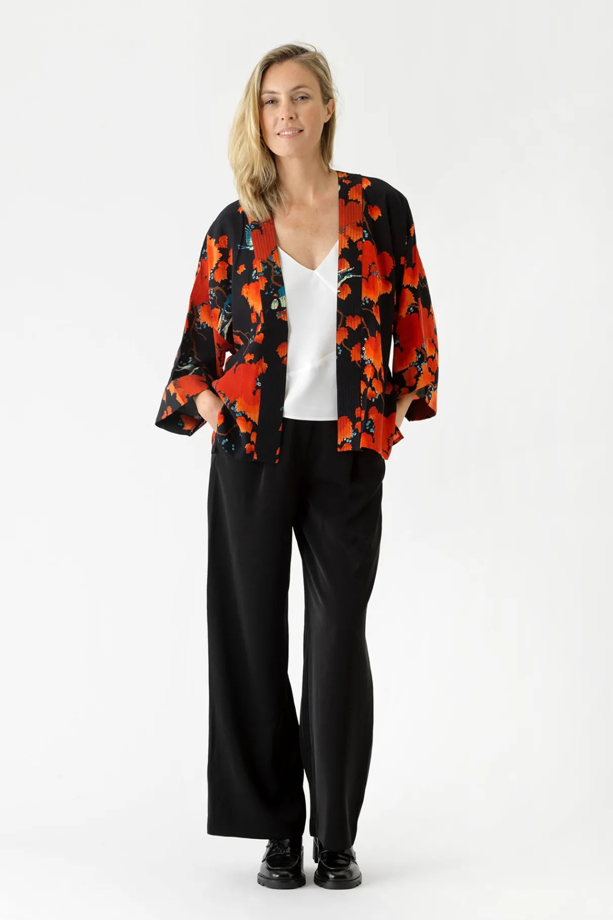 acer_black_crepe_kimono_0.webp Best One Hundred Stars Acer Black Crepe Kimono