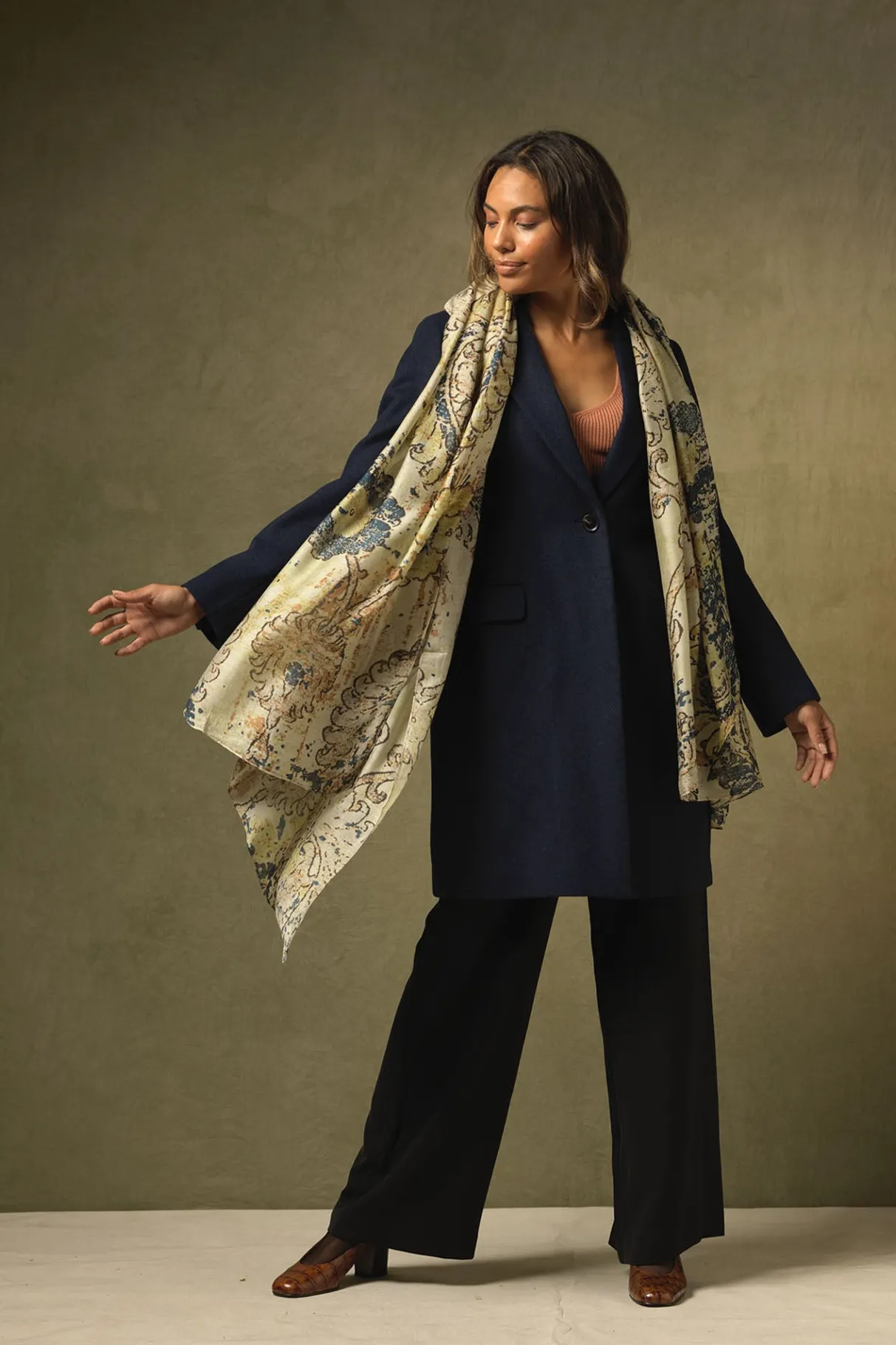 dhurrie_taupe_scarf_0.webp Discount One Hundred Stars Dhurrie Taupe Scarf