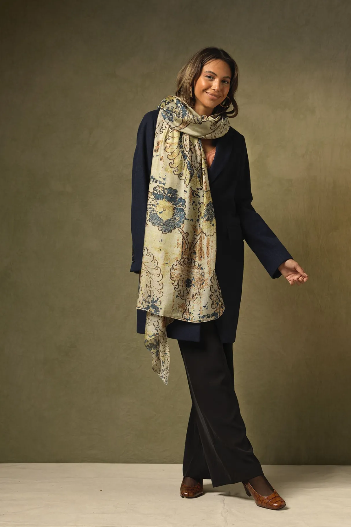 dhurrie_taupe_scarf_2.webp Discount One Hundred Stars Dhurrie Taupe Scarf