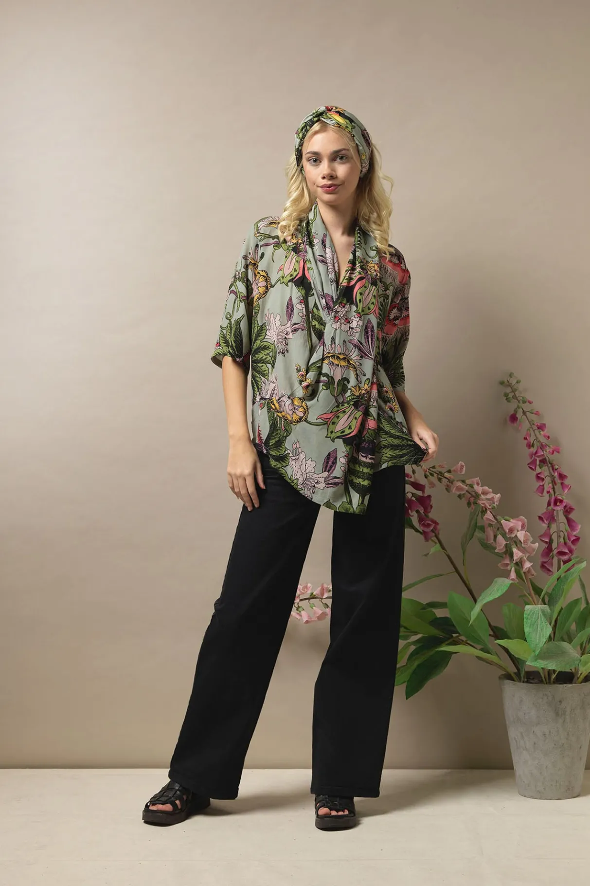 eccentric_blooms_putty_rachel_top_2.webp Fashion One Hundred Stars Eccentric Blooms Putty Rachel Top