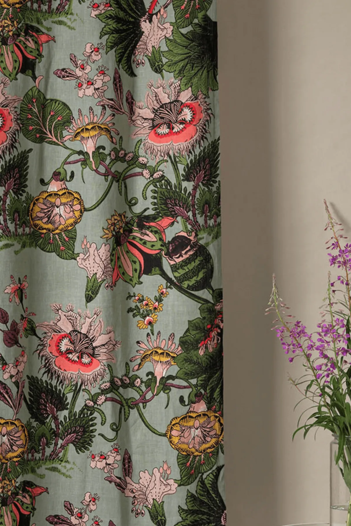 eccentric_bloooms_putty_linen_panel_0.webp Shop One Hundred Stars Eccentric Bloooms Putty Linen Panel
