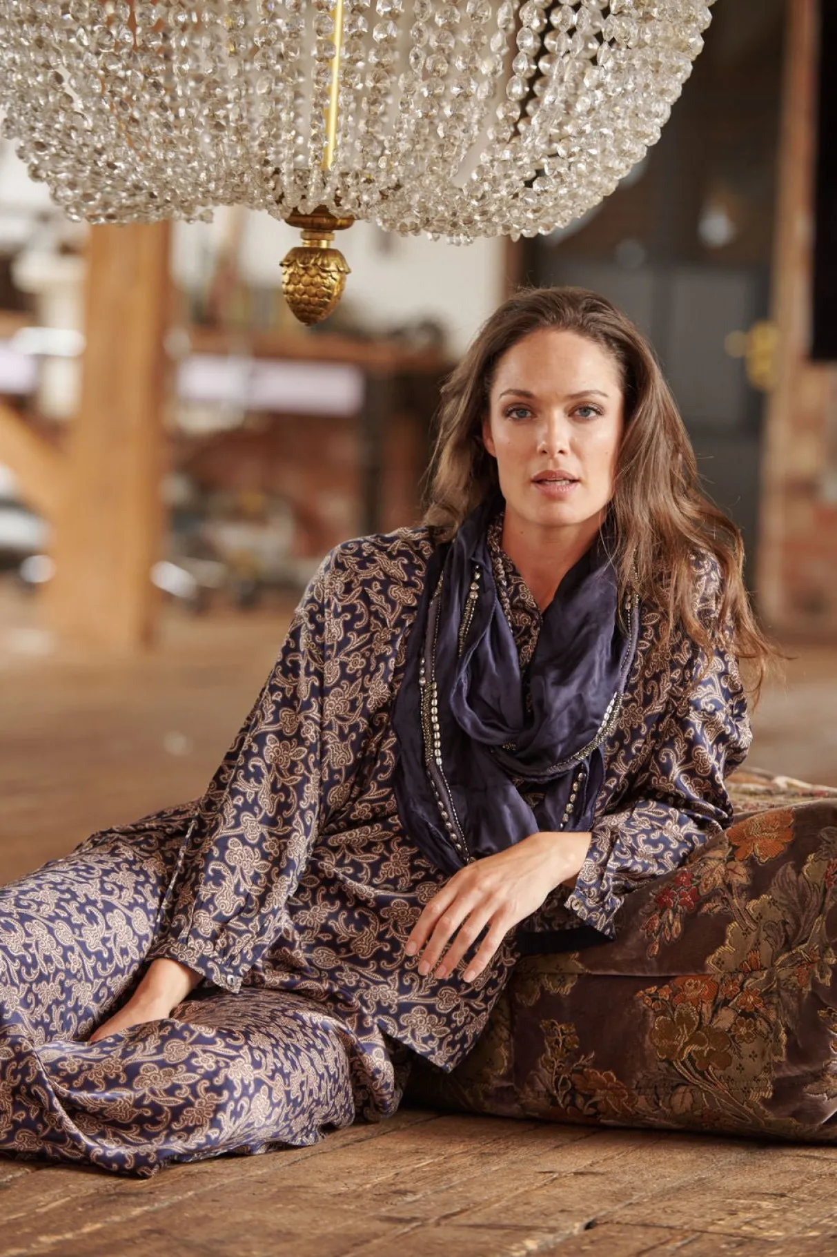 floral_paisley_blue_darcy_shirt_0.webp Hot One Hundred Stars Floral Paisley Blue Darcy Shirt