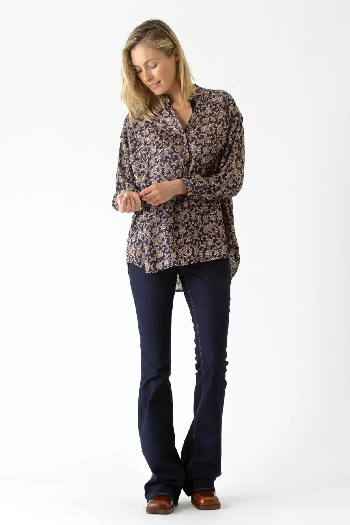 floral_paisley_blue_darcy_shirt_1.webp Hot One Hundred Stars Floral Paisley Blue Darcy Shirt