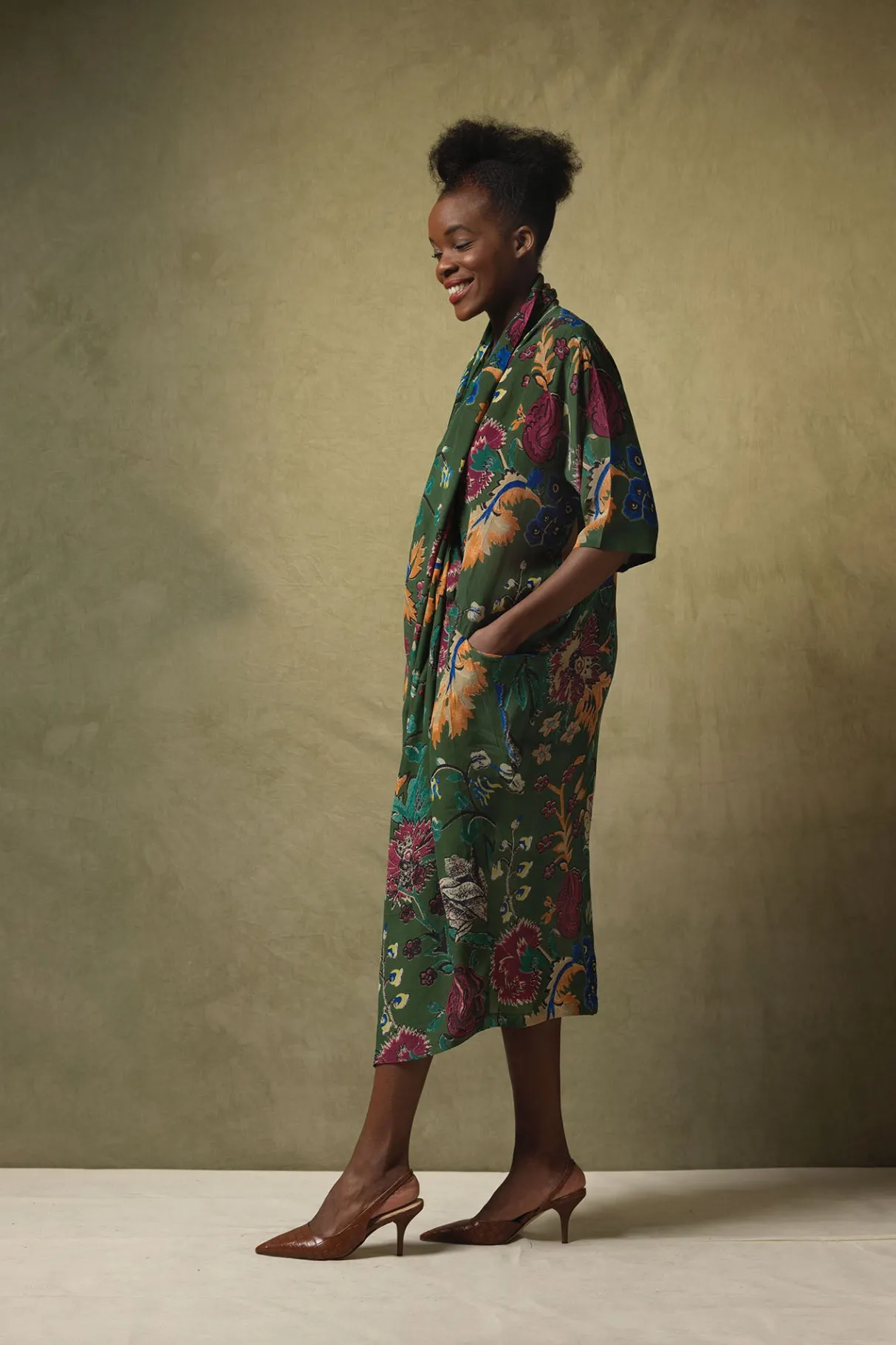 flower_vase_green_rachel_dress_5.webp Shop One Hundred Stars Flower Vase Green Rachel Dress