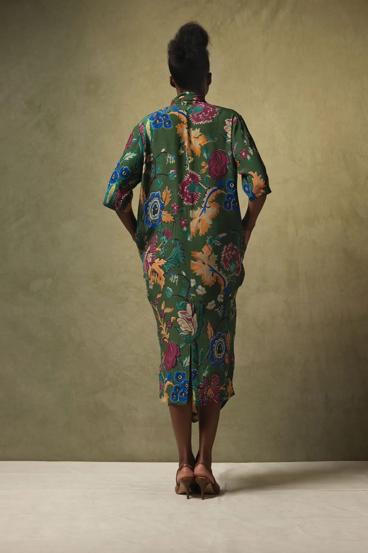 flower_vase_green_rachel_dress_6.webp Shop One Hundred Stars Flower Vase Green Rachel Dress