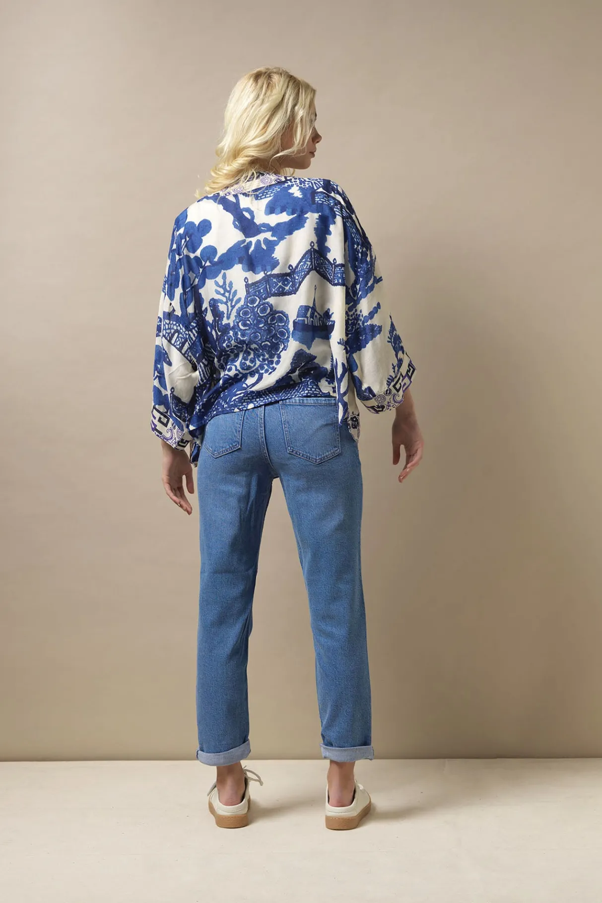 giant_willow_blue_kimono_1.webp Sale One Hundred Stars Giant Willow Blue Kimono