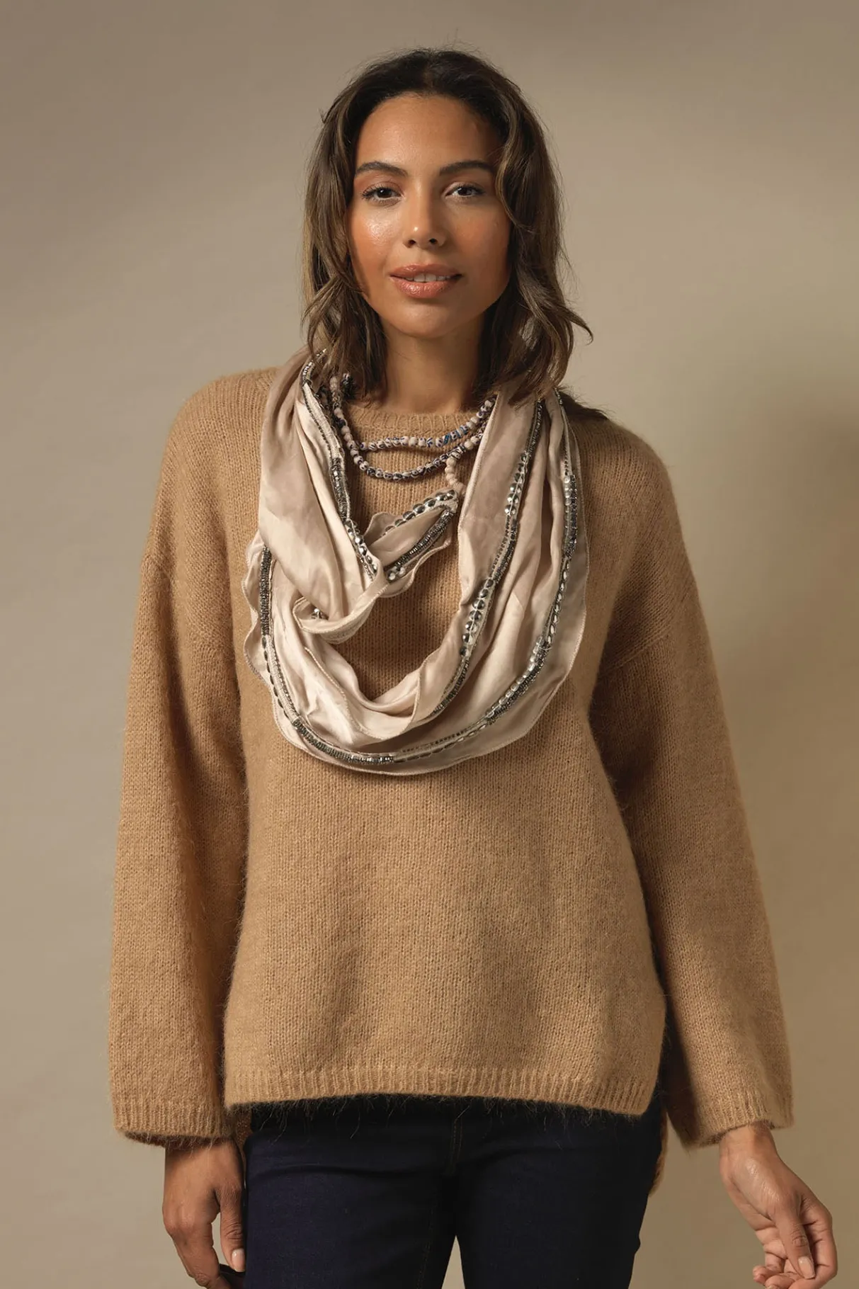 indian_heritage_beige_necklace_scarf_1.webp New One Hundred Stars Indian Heritage Beige Necklace Scarf