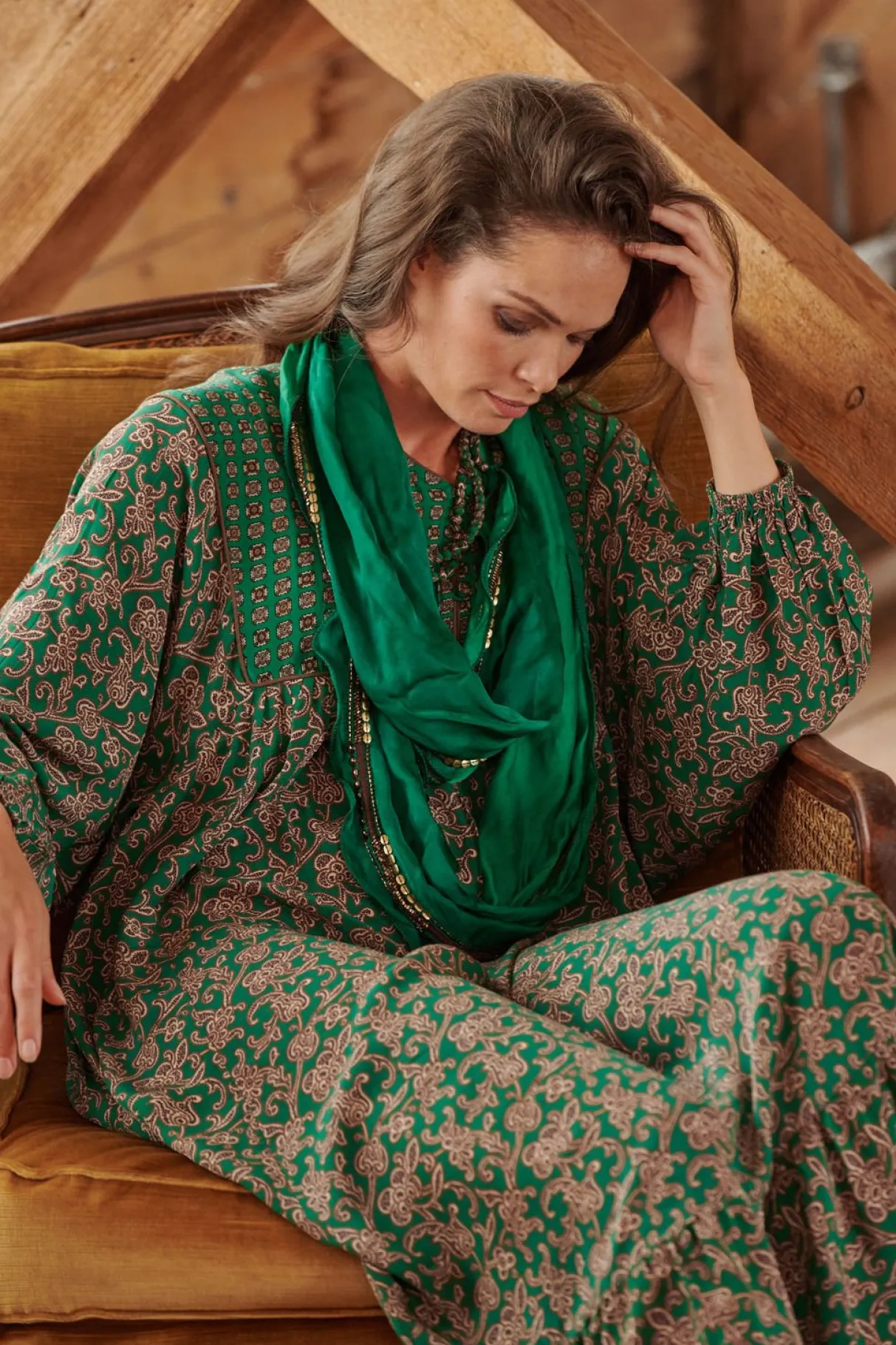 indian_heritage_green_necklace_scarf_0-1.webp Cheap One Hundred Stars Indian Heritage Green Necklace Scarf