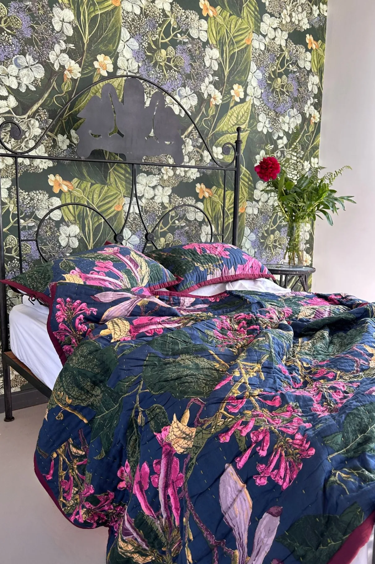 kew_magnolia_blue_bedspread_0.webp Outlet One Hundred Stars Kew Magnolia Blue Bedspread