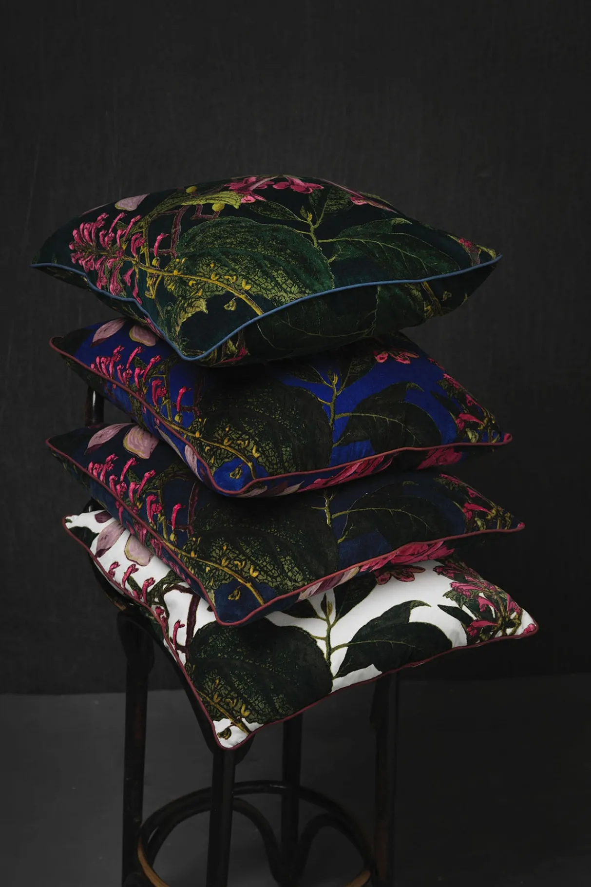 kew_magnolia_purple_velvet_square_cushion_2.webp Online One Hundred Stars Kew Magnolia Purple Velvet Square Cushion