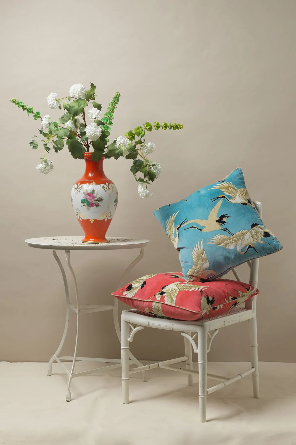 stork_sky_square_velvet_cushion_0.webp Fashion One Hundred Stars Stork Sky Square Velvet Cushion