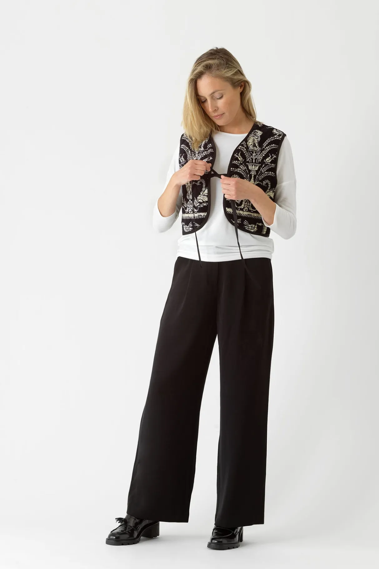 vintage_damask_black_gilet_2-1.webp Sale One Hundred Stars Vintage Damask Black Gilet