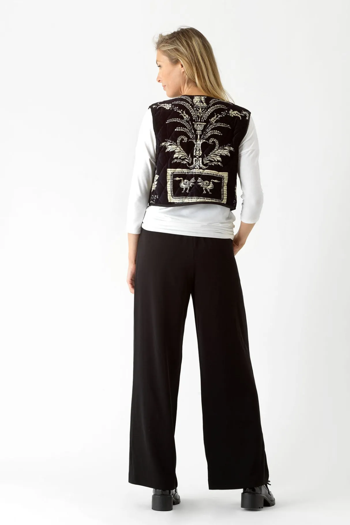 vintage_damask_black_gilet_3.webp Best One Hundred Stars Vintage Damask Black Gilet